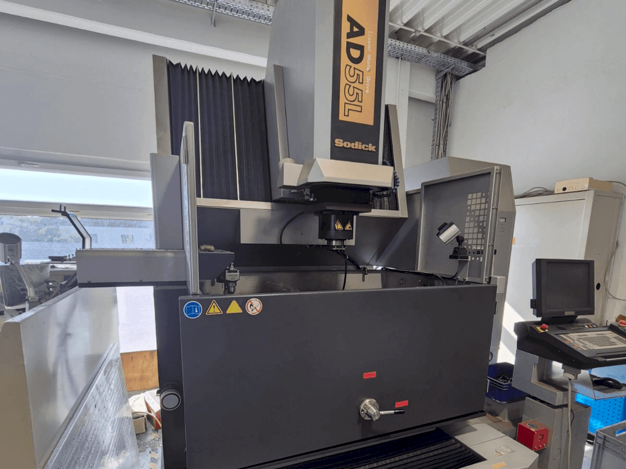 Sodick AD 55 L-maskinen framifrån