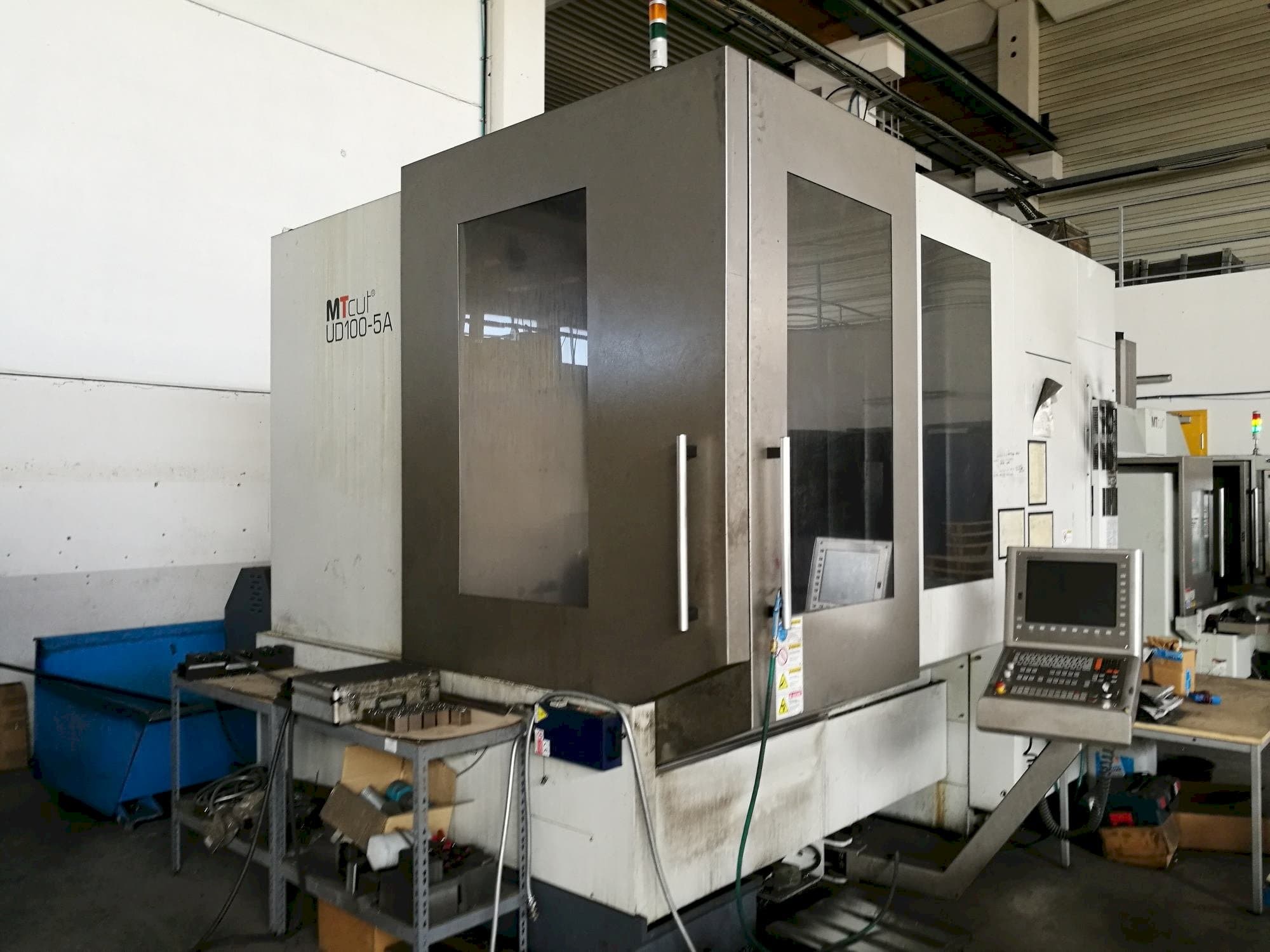 MT Cut UD100-5A-maskinen framifrån