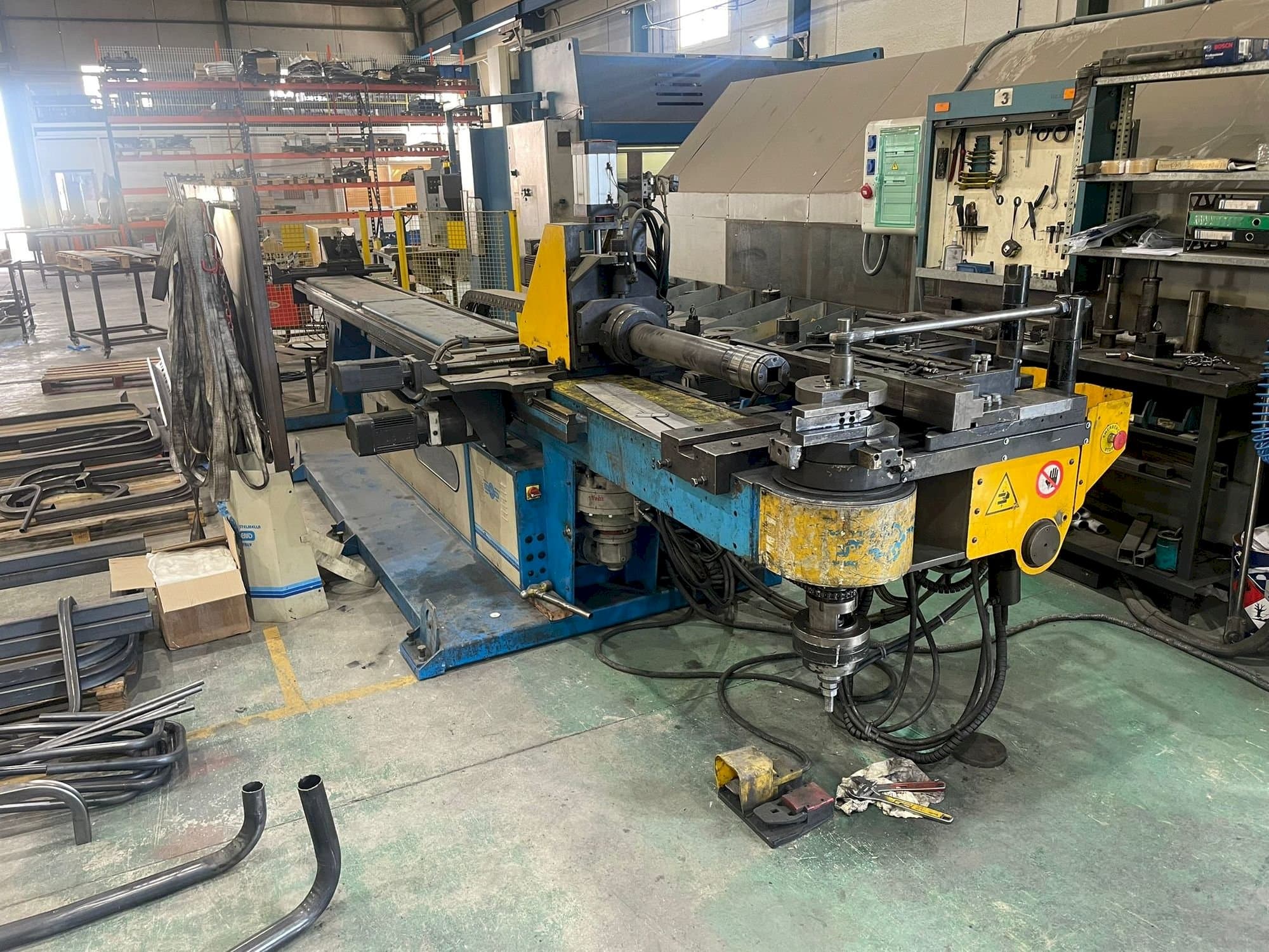 STAR-BEND STAR 800 CN6/GEN/L-maskinen framifrån