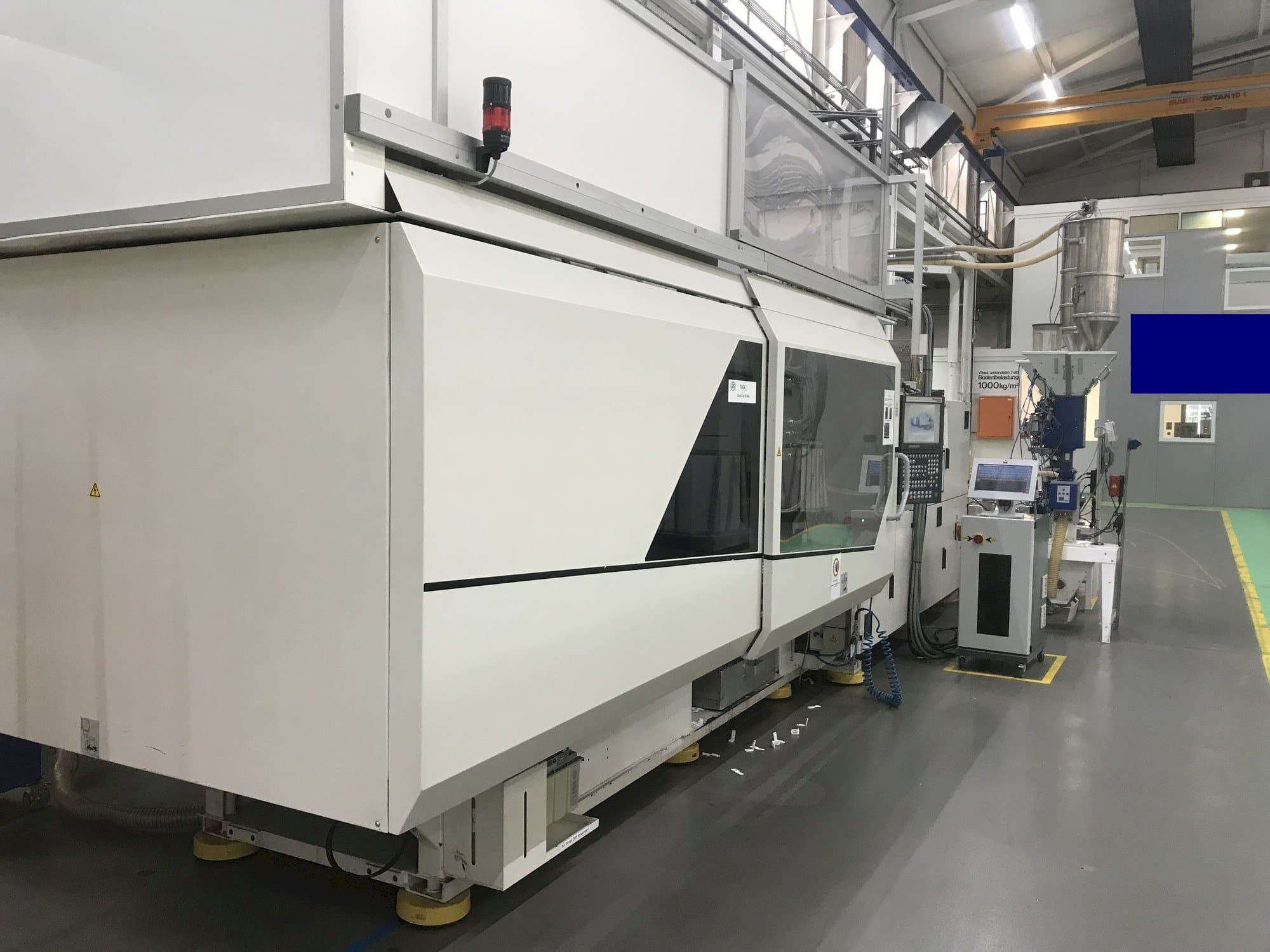 DEMAG SP 350/820-2500-maskinen framifrån