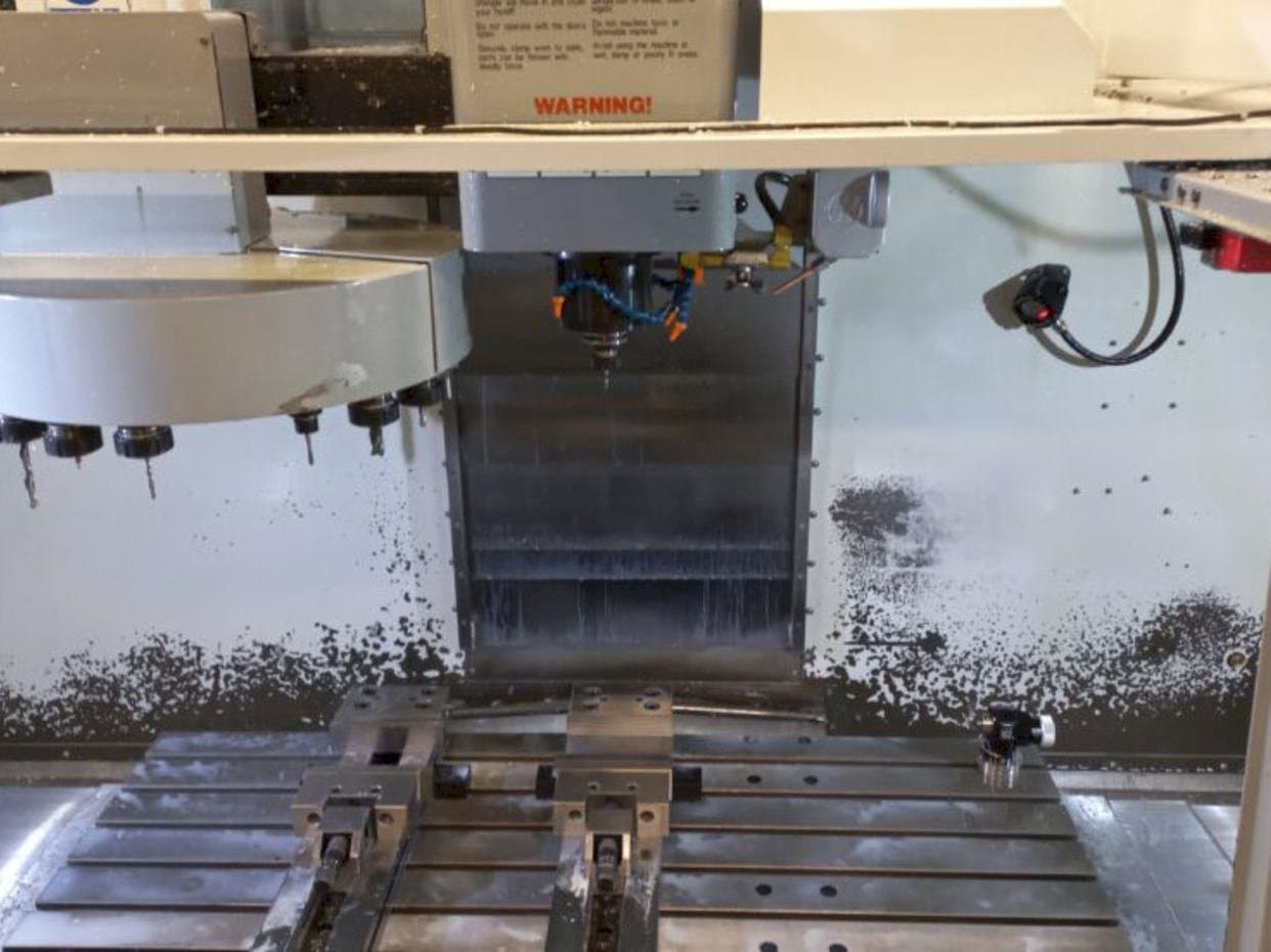 HAAS VF-4 DHE-maskinen framifrån