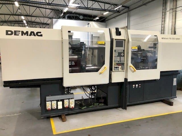 DEMAG Ergotech 110-200 System-maskinen framifrån