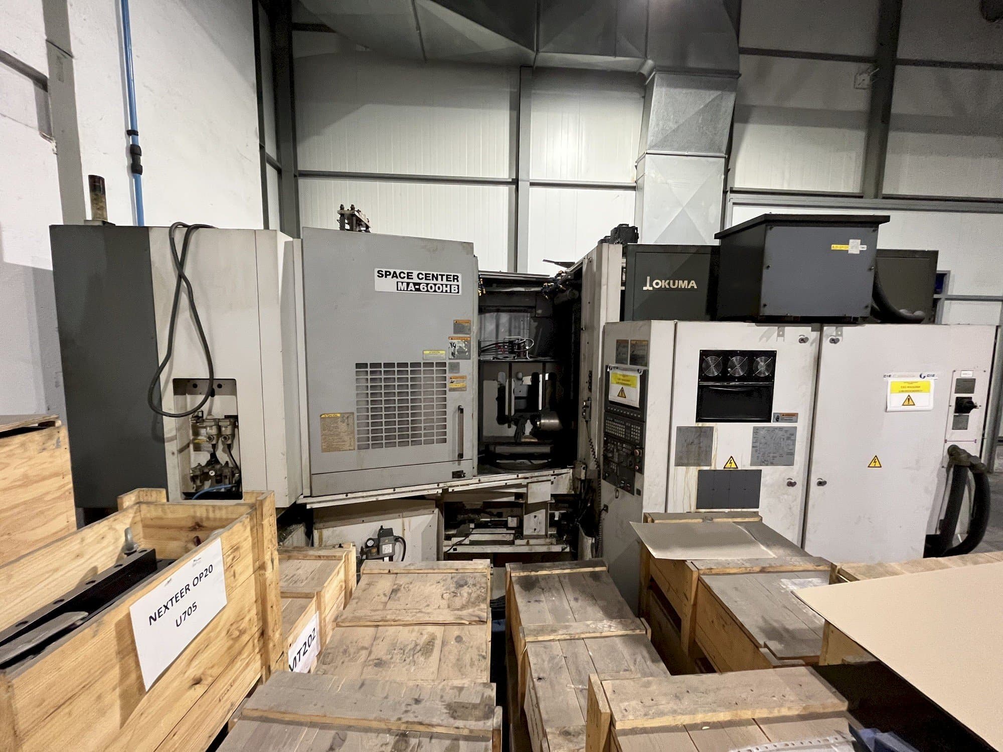 Okuma MA-600HB-maskinen framifrån