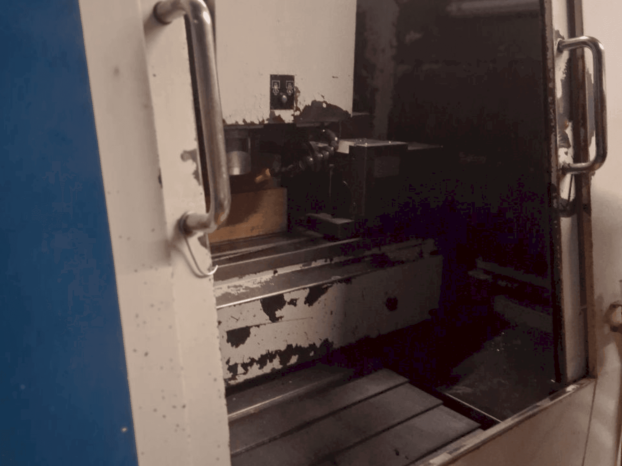 Hurco BMC 30HT/M-maskinen framifrån