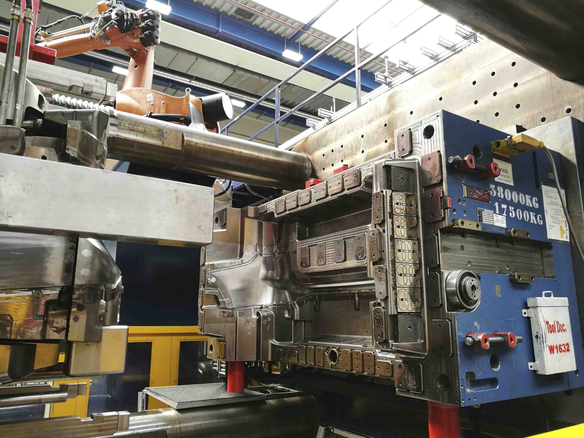 1 Husky-maskinen framifrånE 3650 RS 170/155