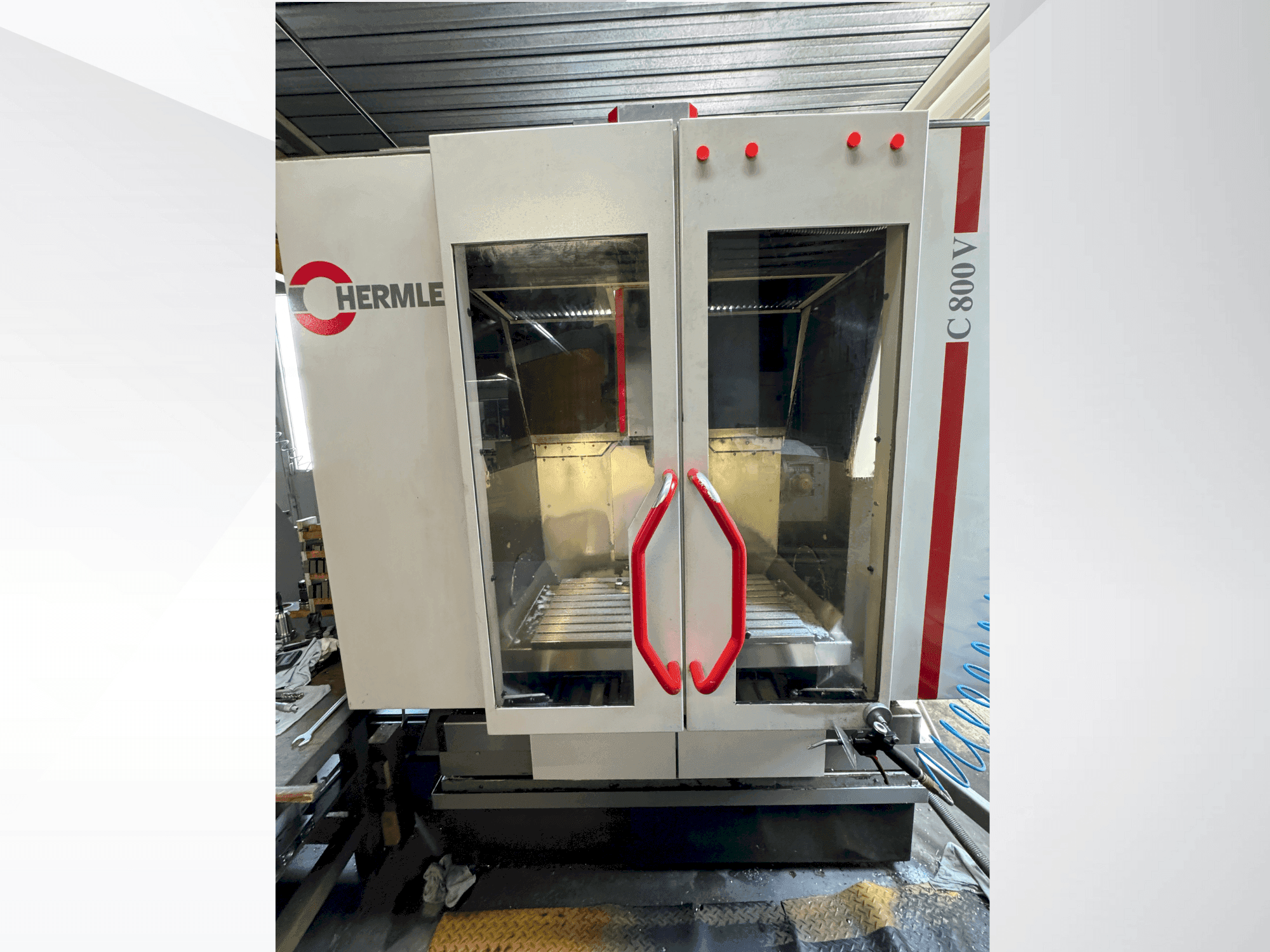 HERMLE C 800 V-maskinen framifrån