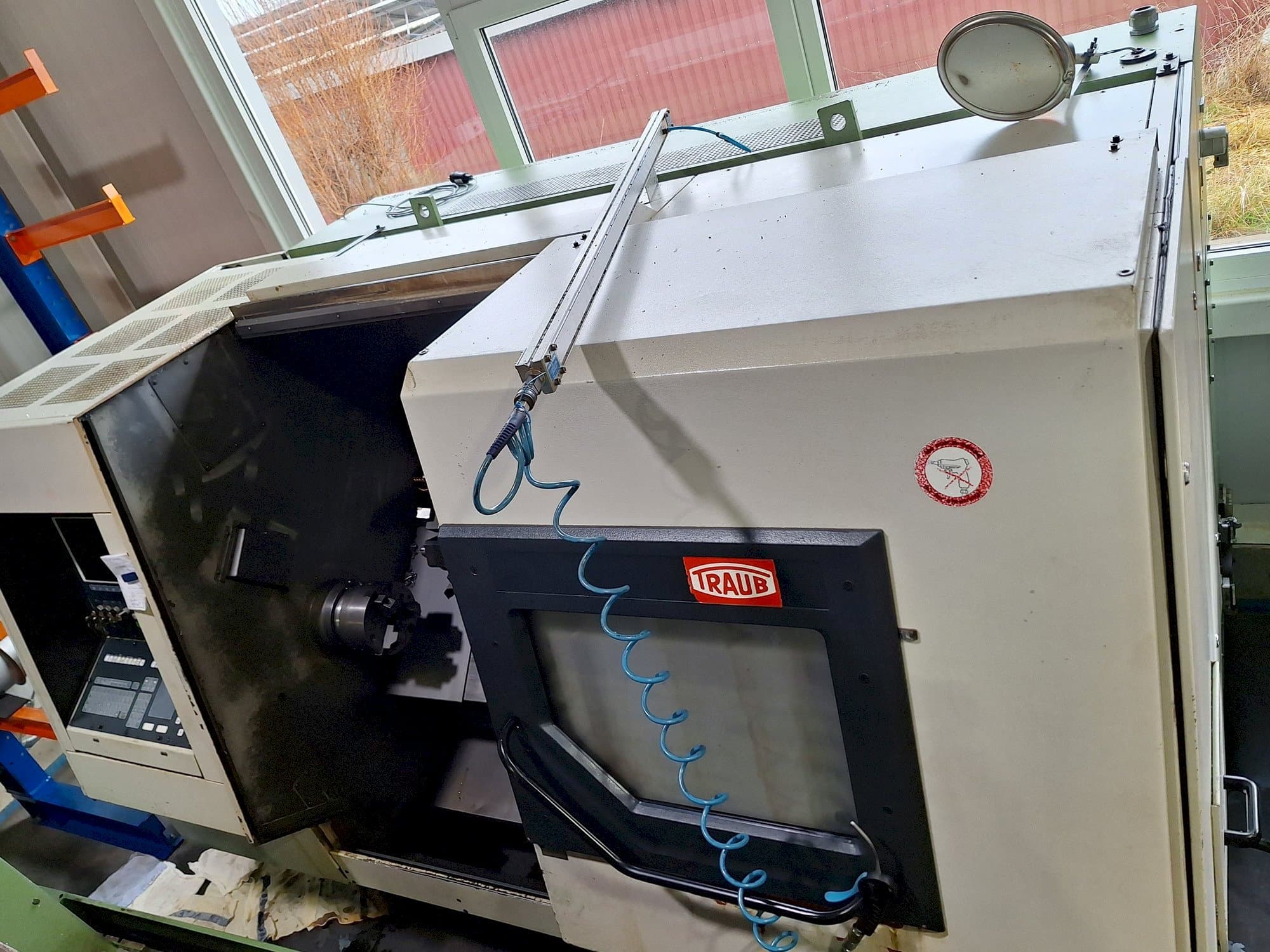 TRAUB TND 400-maskinen framifrån