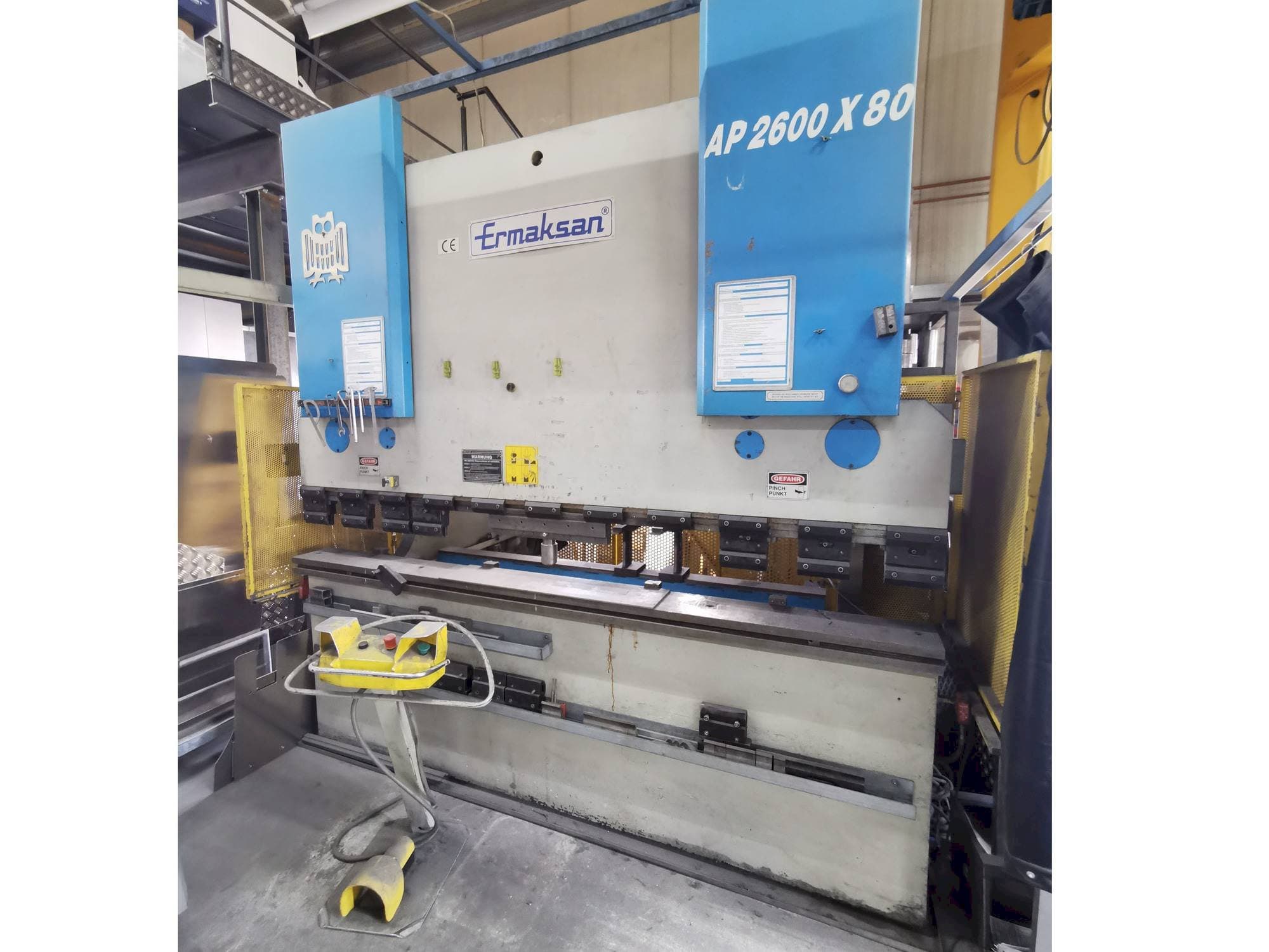 ERMAKSAN AP 2600 - 80-maskinen framifrån