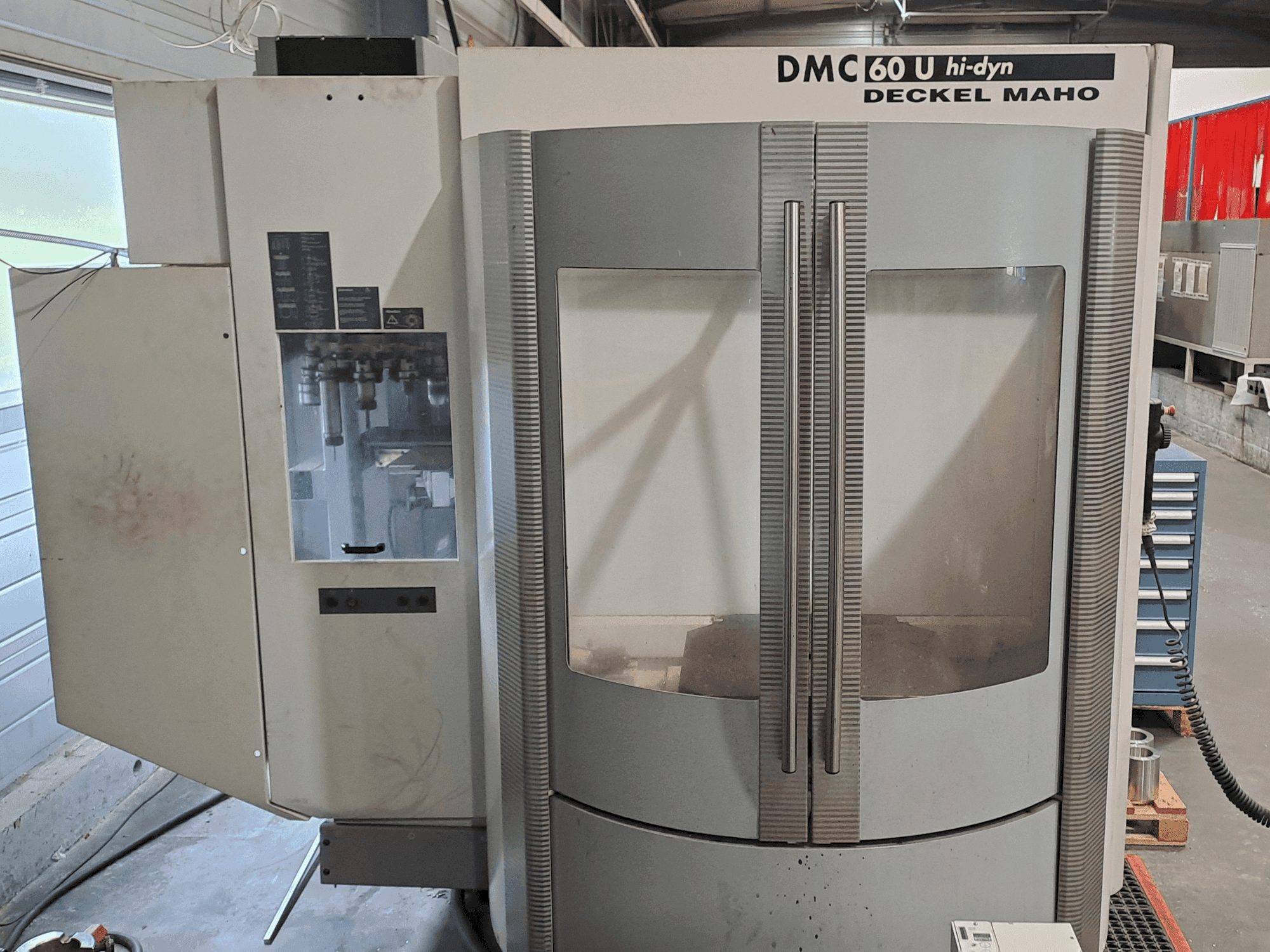 DECKEL MAHO DMC 60 Hi Dyn-maskinen framifrån
