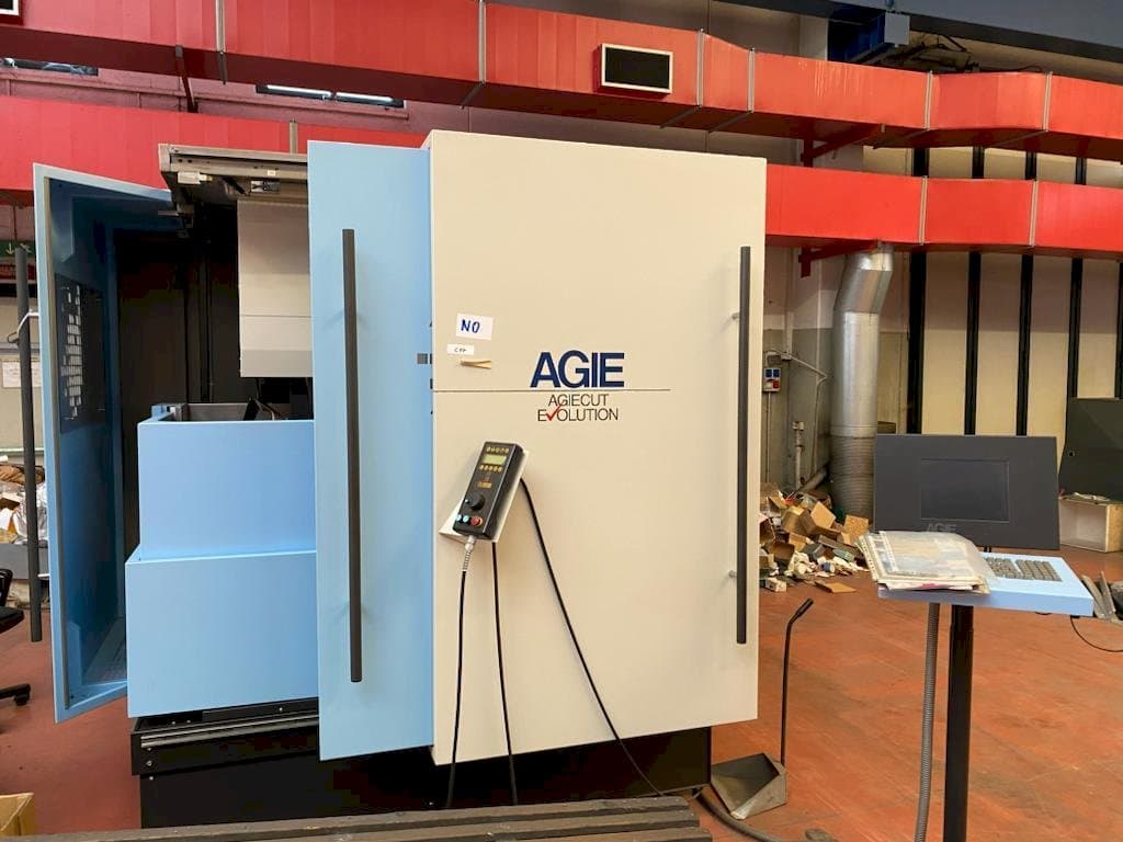 AGIE AGIEMATIC + AGIEPULS 60 HSF-maskinen framifrån