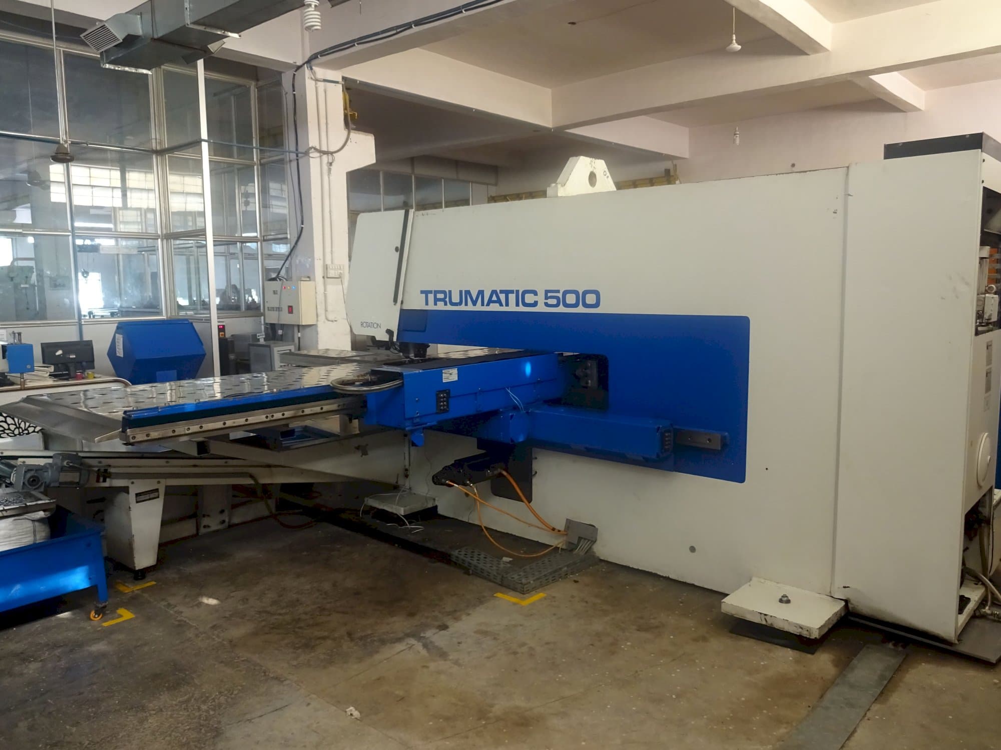 Trumpf-maskinen sedd från höger sidaTrumatic 500 R