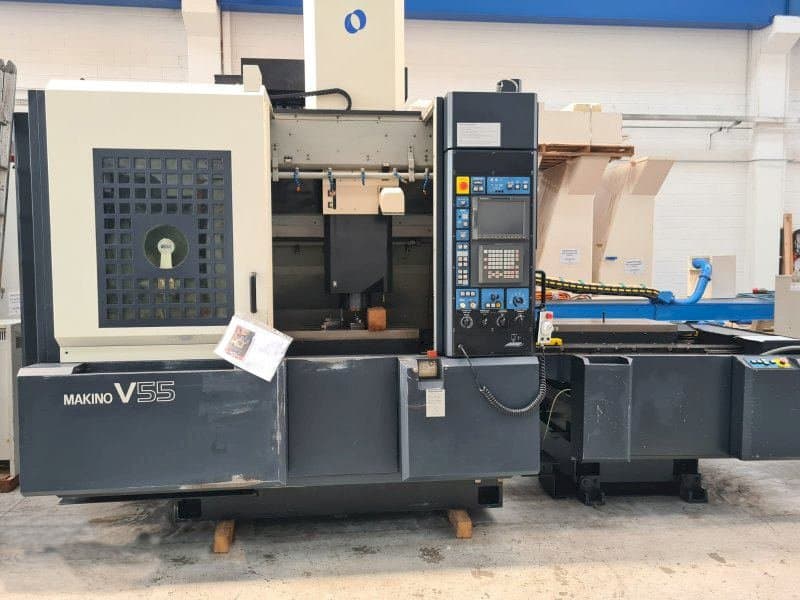 Makino V55-maskinen framifrån