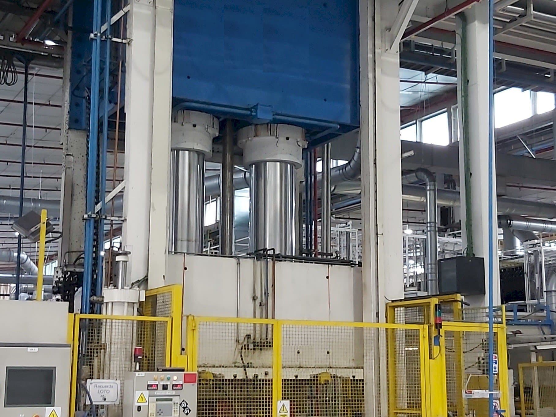 Pinette 1500 Ton-maskinen framifrån