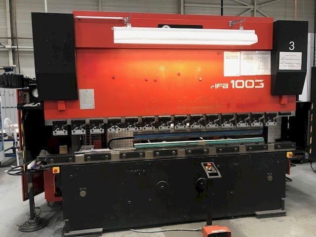 AMADA HFBO 100-3-maskinen framifrån