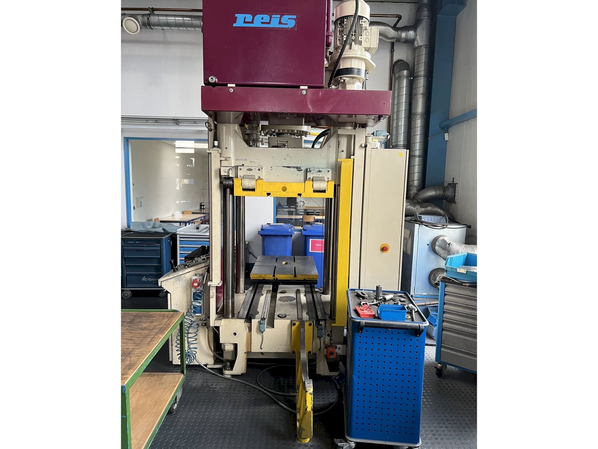 Reis Tus 80-100-maskinen framifrån