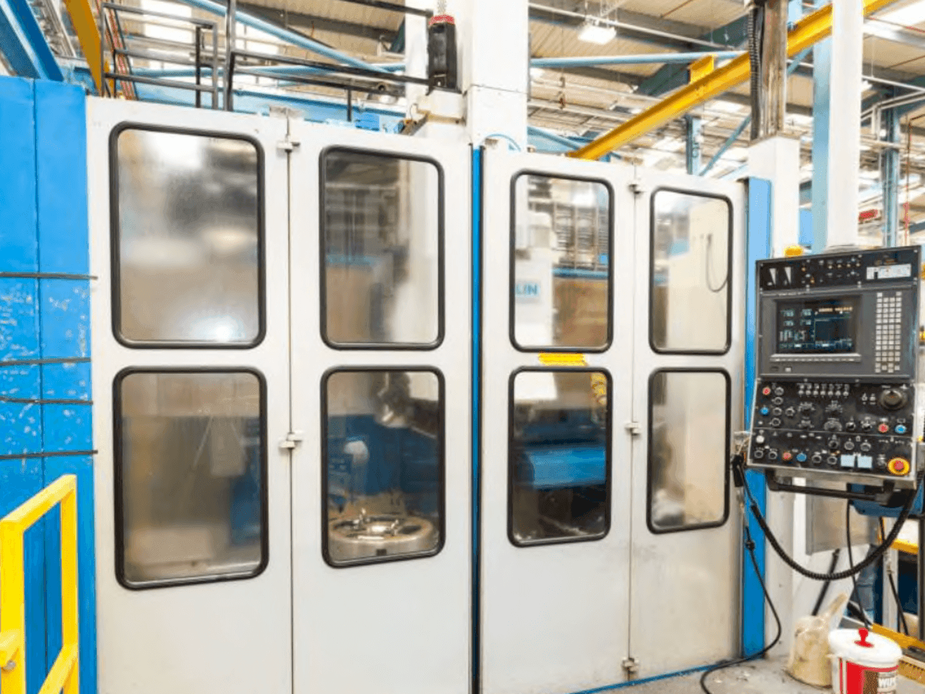 TOS SKIQ 20 CNC-maskinen framifrån