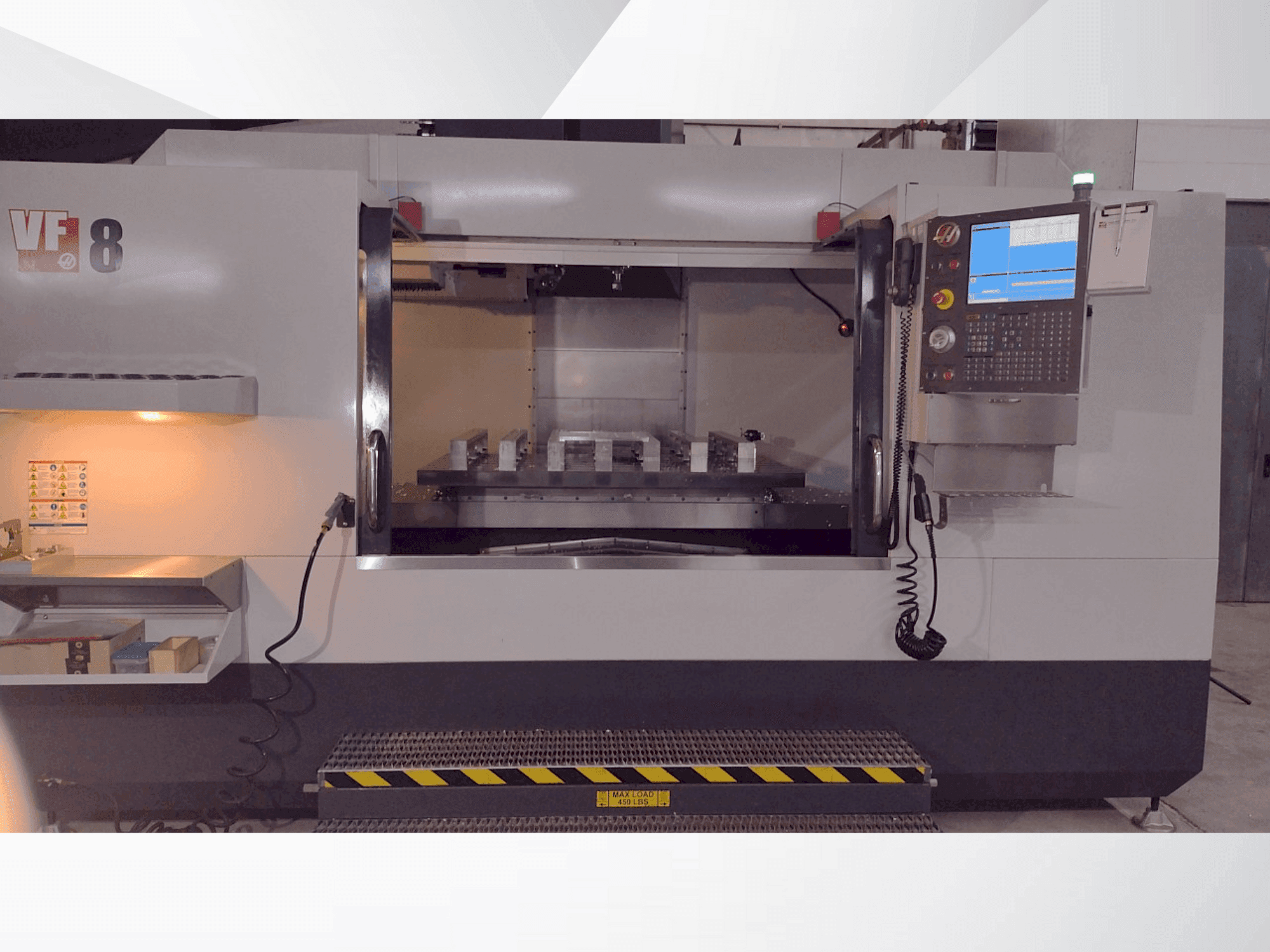 HAAS VF-8/40-maskinen framifrån