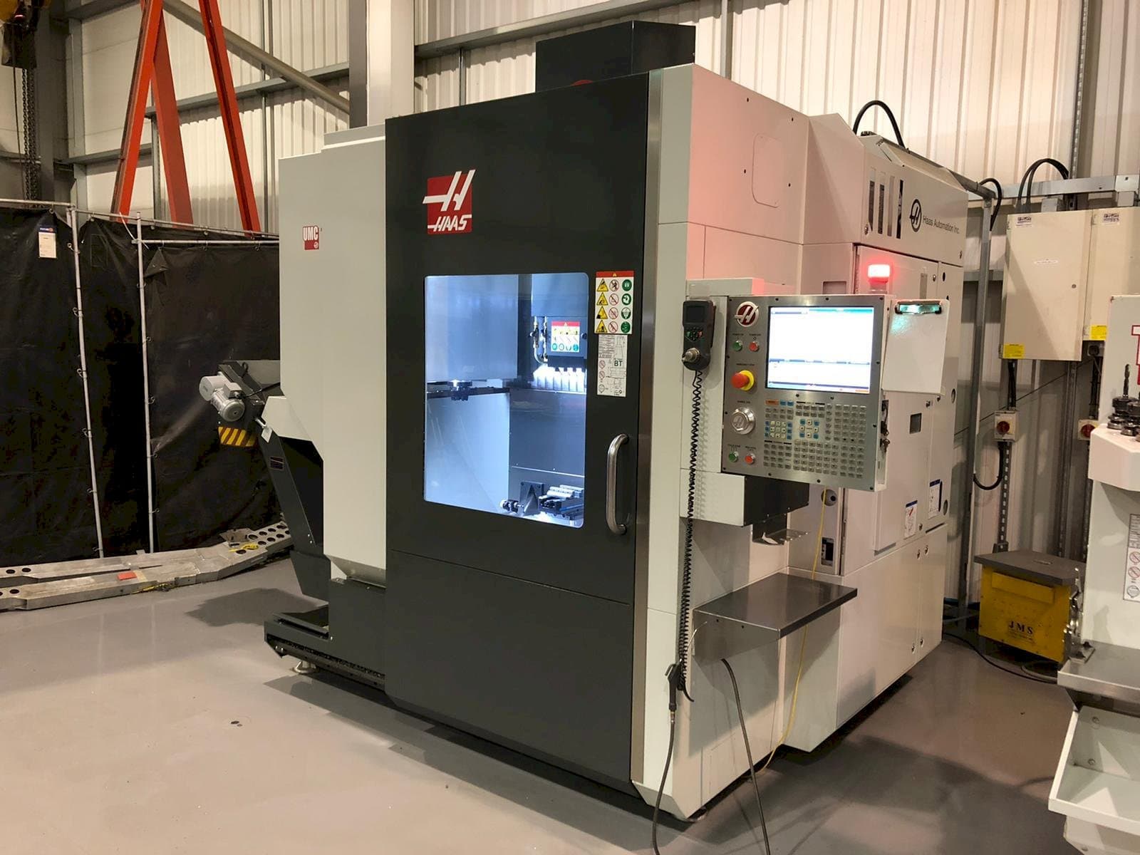 HAAS UMC - 750-maskinen framifrån