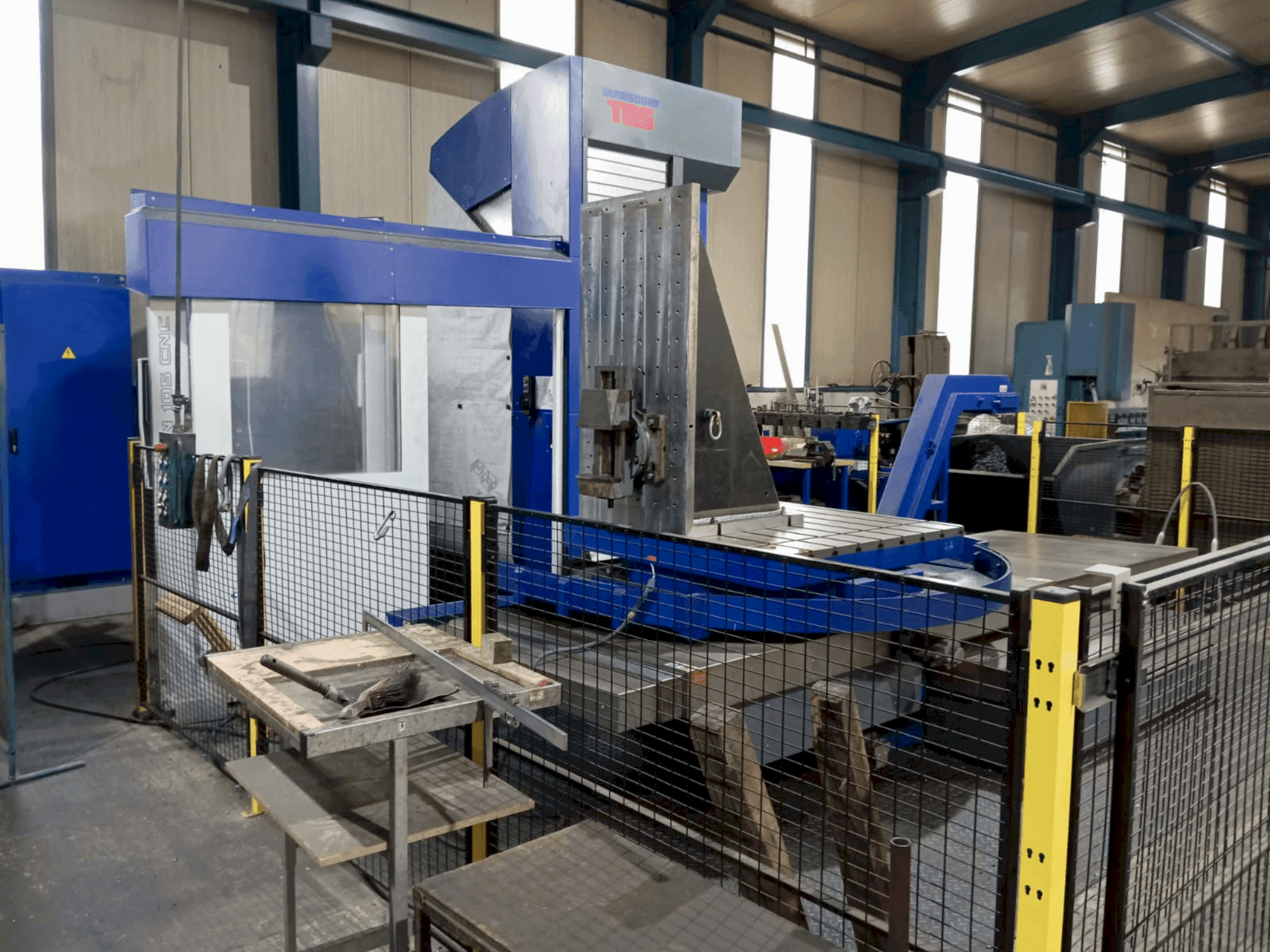 TOS Vansdorf WHQ 105-maskinen framifrån