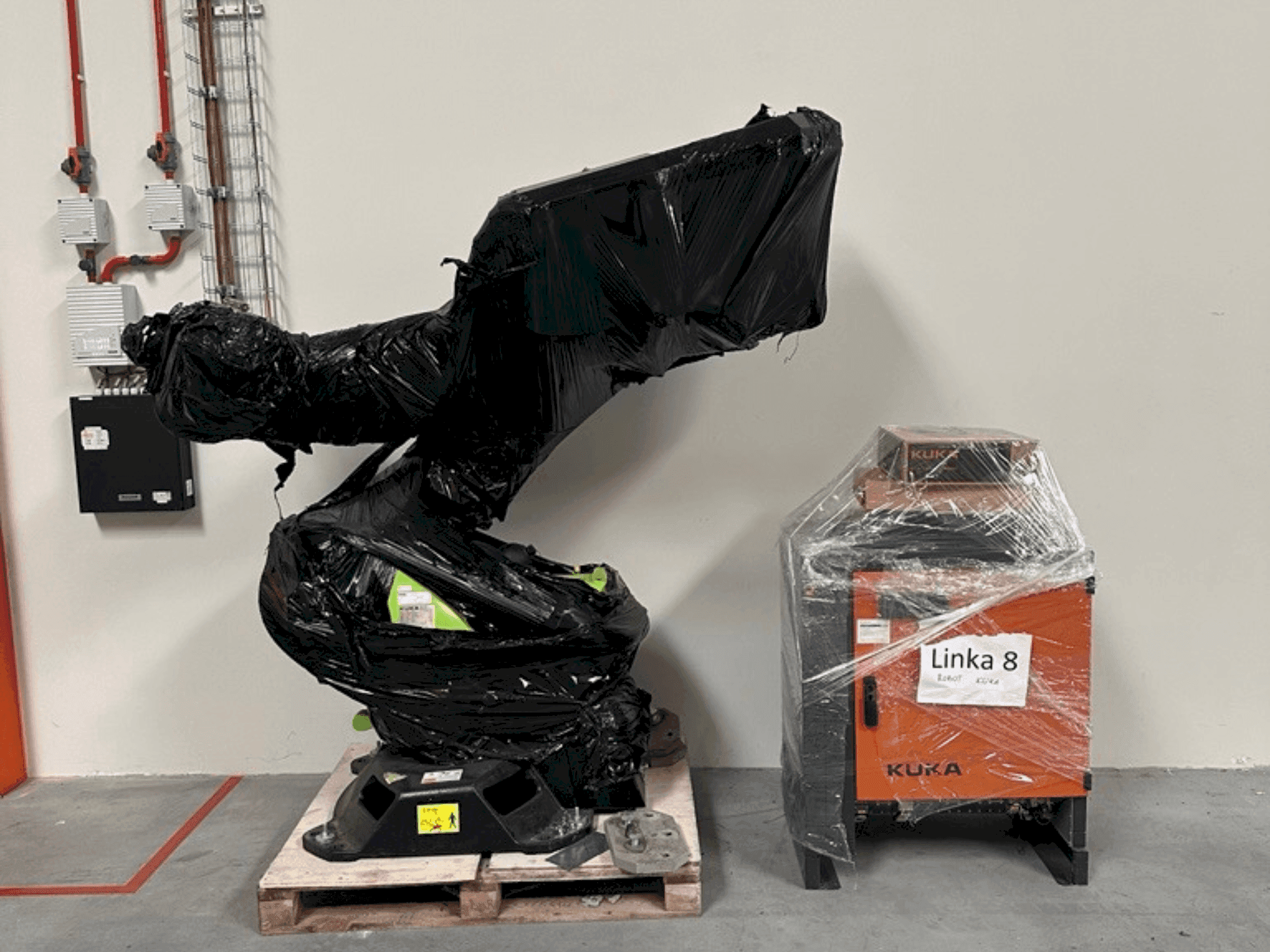 KUKA KR-90 R3100-maskinen framifrån