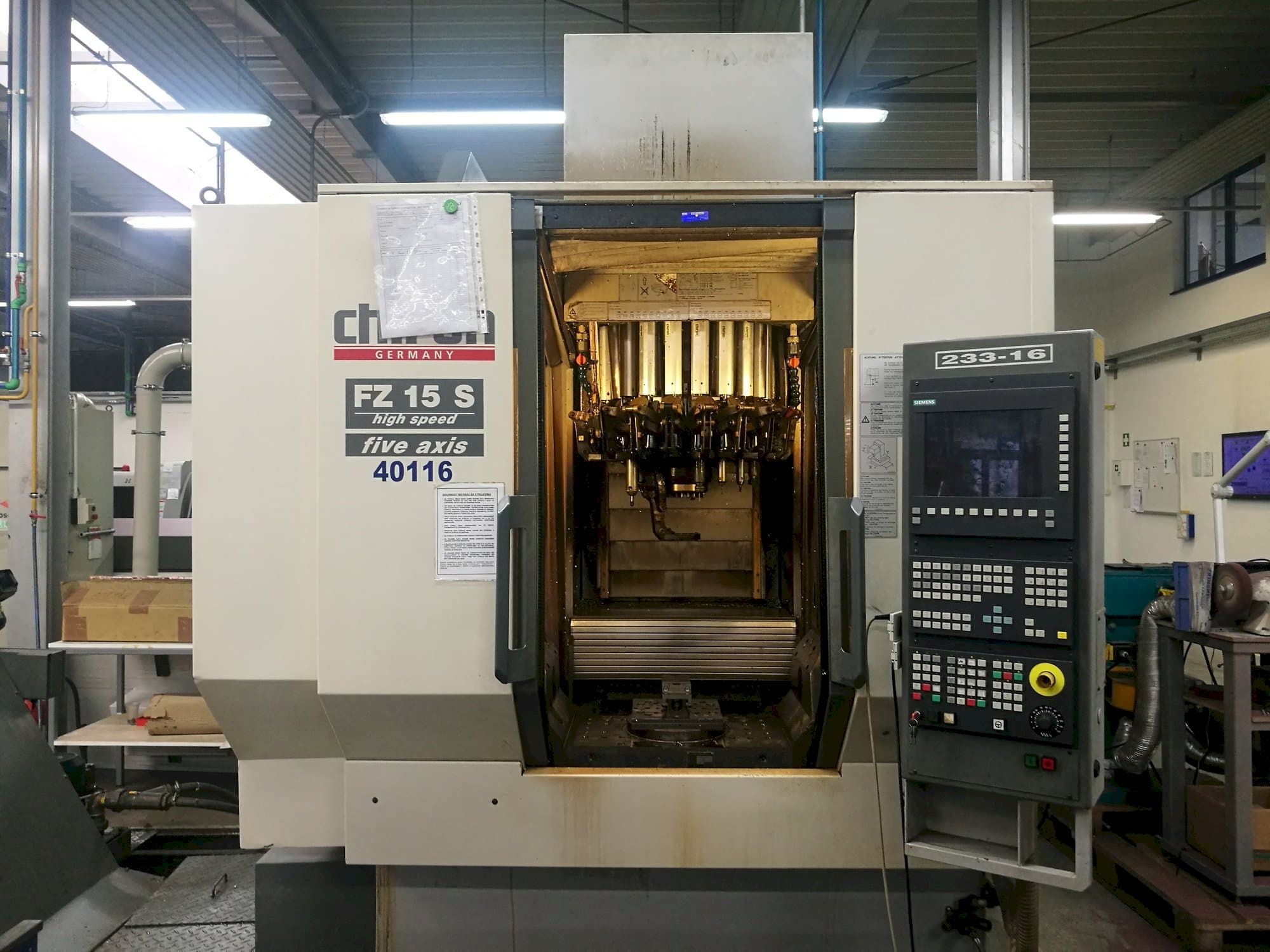 CHIRON FZ15S-maskinen framifrån