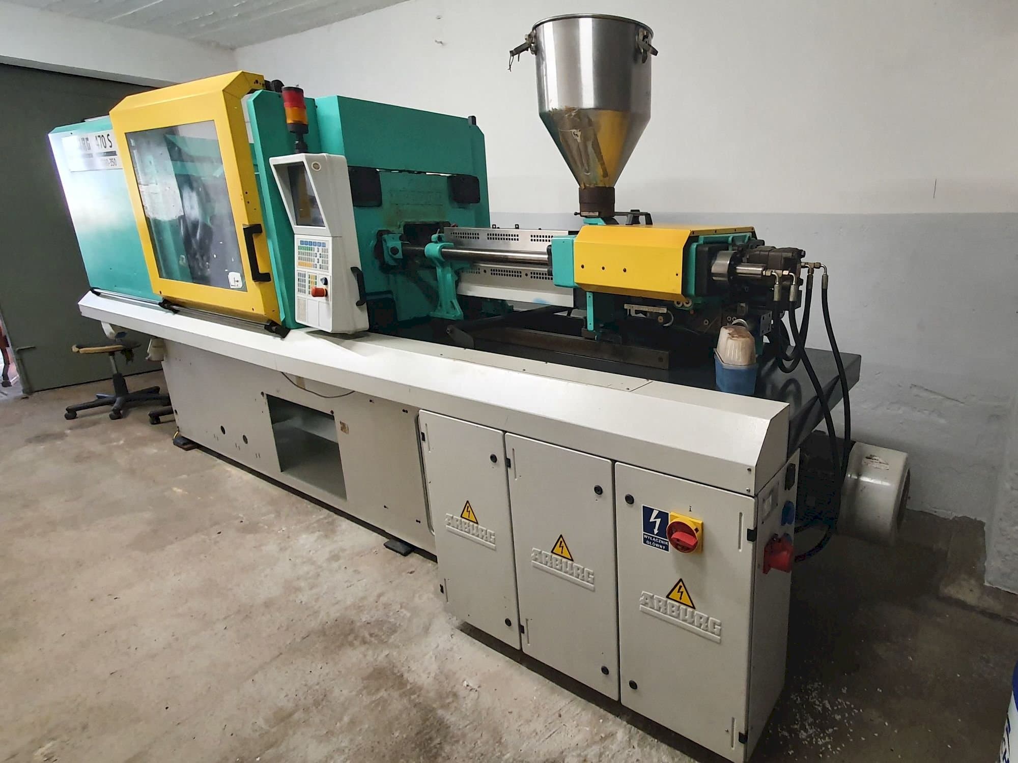 Arburg 470s ALLROUNDER 1300-350-maskinen framifrån