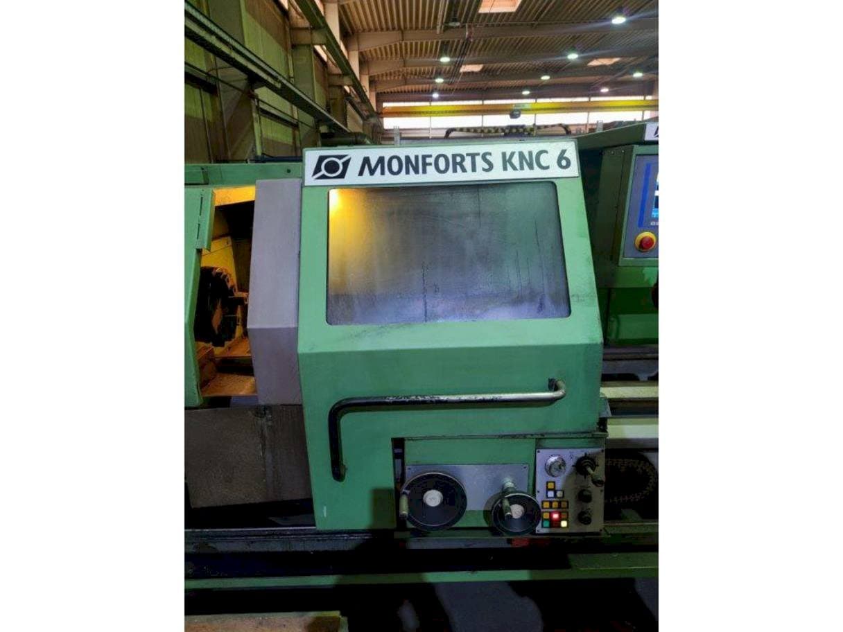 Monforts KNC6 x 2000-maskinen framifrån