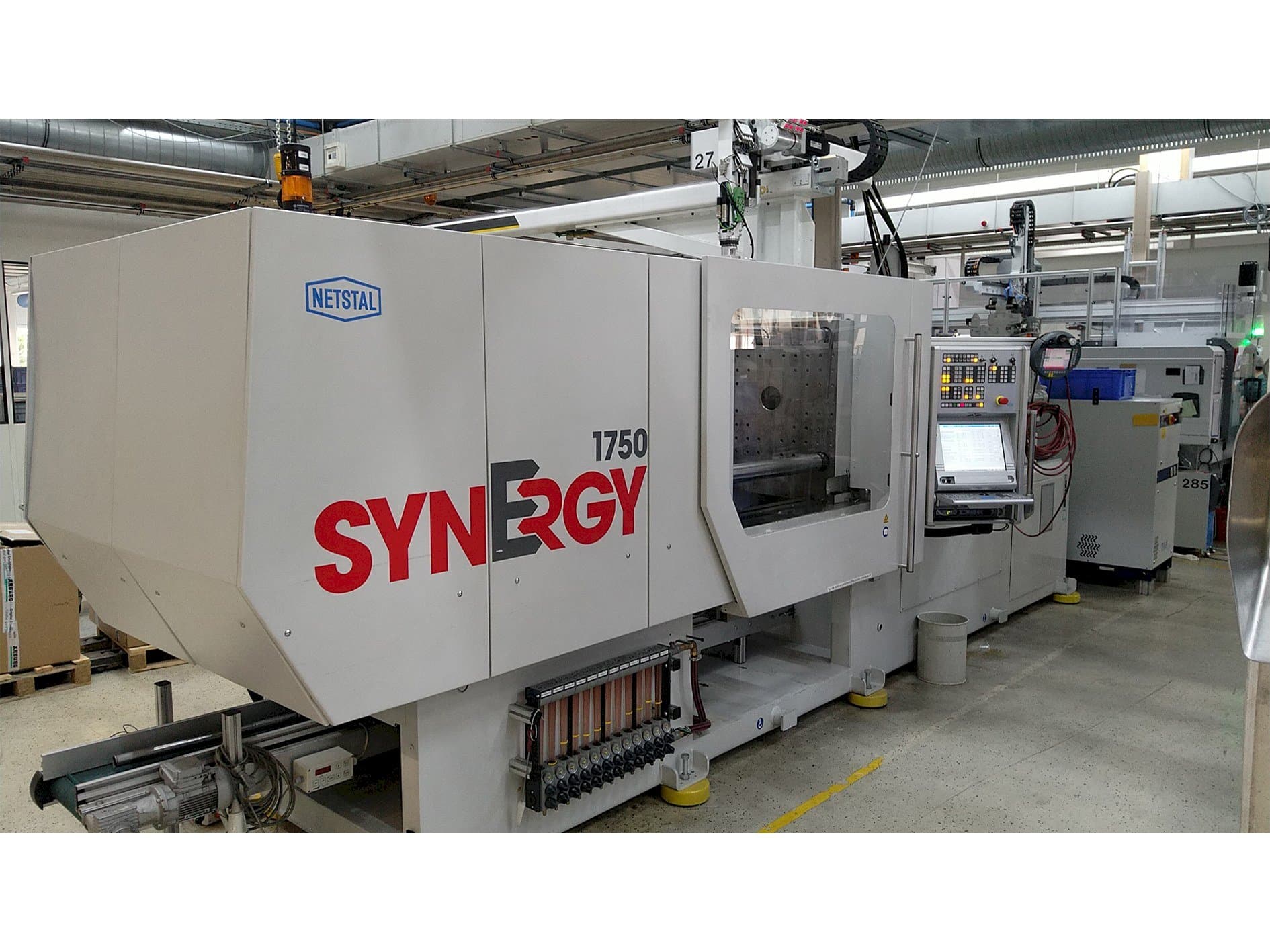 Netstal SynErgy 1750-600-maskinen framifrån