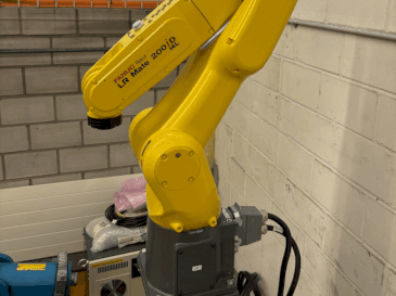 FANUC LR Mate 200 iD 14L-maskinen framifrån