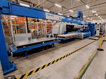 Finn-Power L6 laser + LU3000-maskinen framifrån