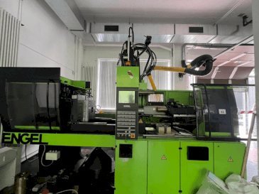 Engel Victory 300H 80V/80 Combi-maskinen framifrån