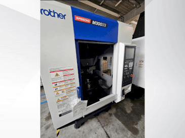 Brother Speedio M 300 X3-maskinen framifrån