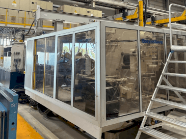 Krauss Maffei 800-5000MC4-maskinen framifrån