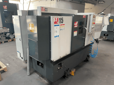 HAAS ST-15-maskinen framifrån