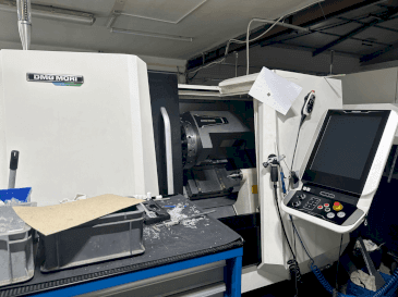 DMG MORI CLX 350 V4-maskinen framifrån