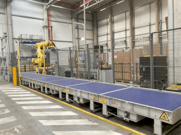 FANUC M-2000iA/1700L-maskinen framifrån