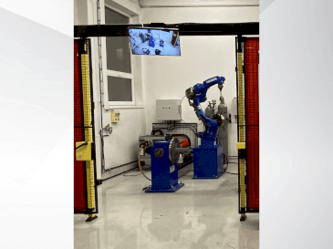 Yaskawa Motoman AR1440-maskinen framifrån