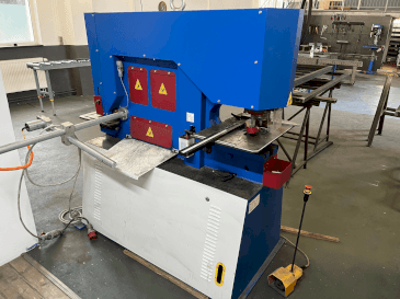 Metallkraft HPS 65 DS-maskinen framifrån
