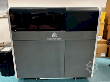 3DSYSTEMS projet 2500 plus-maskinen framifrån