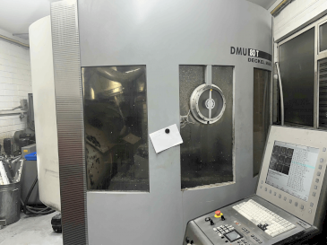 DECKEL MAHO DMU 80T (2002)-maskinen framifrån