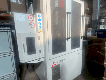 Mitsubishi EA8-maskinen framifrån