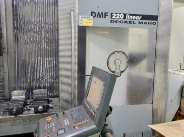 DECKEL MAHO DMF 220 Linear-maskinen framifrån