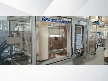 Krauss Maffei 125-520 C1-maskinen framifrån