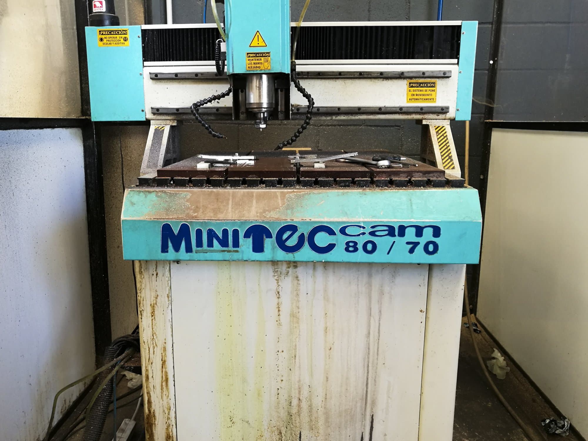 Mini Teccam-maskinen framifrån8070