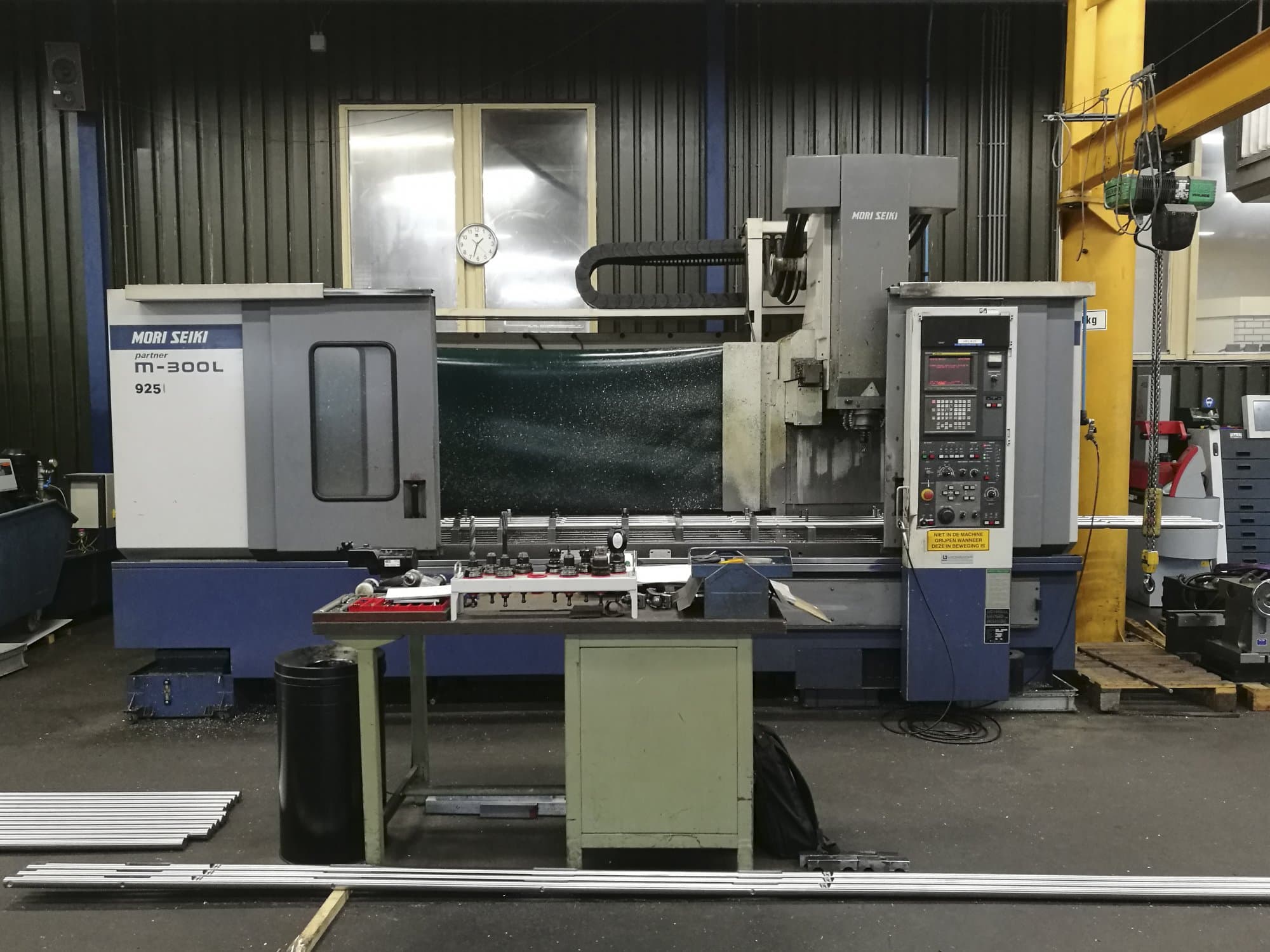 MORI SEIKI-maskinen framifrånM-300L2