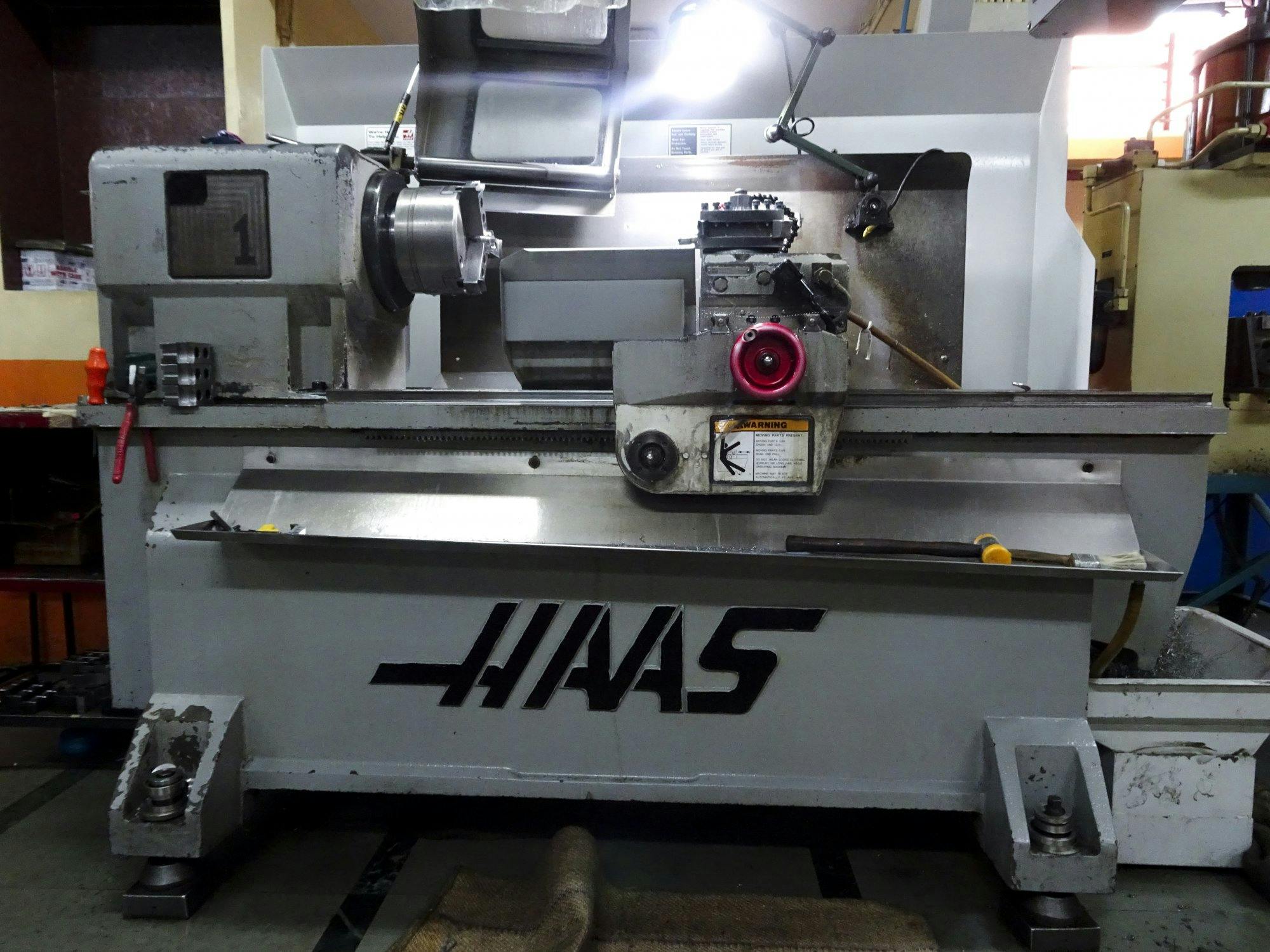 HAAS-maskinen framifrånTL-1