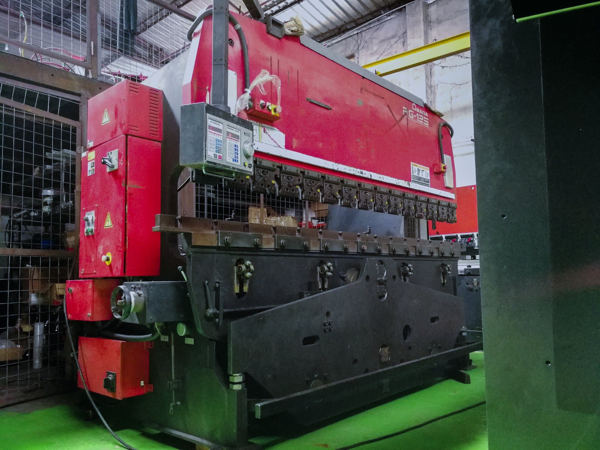 AMADA-maskinen framifrånRG 125