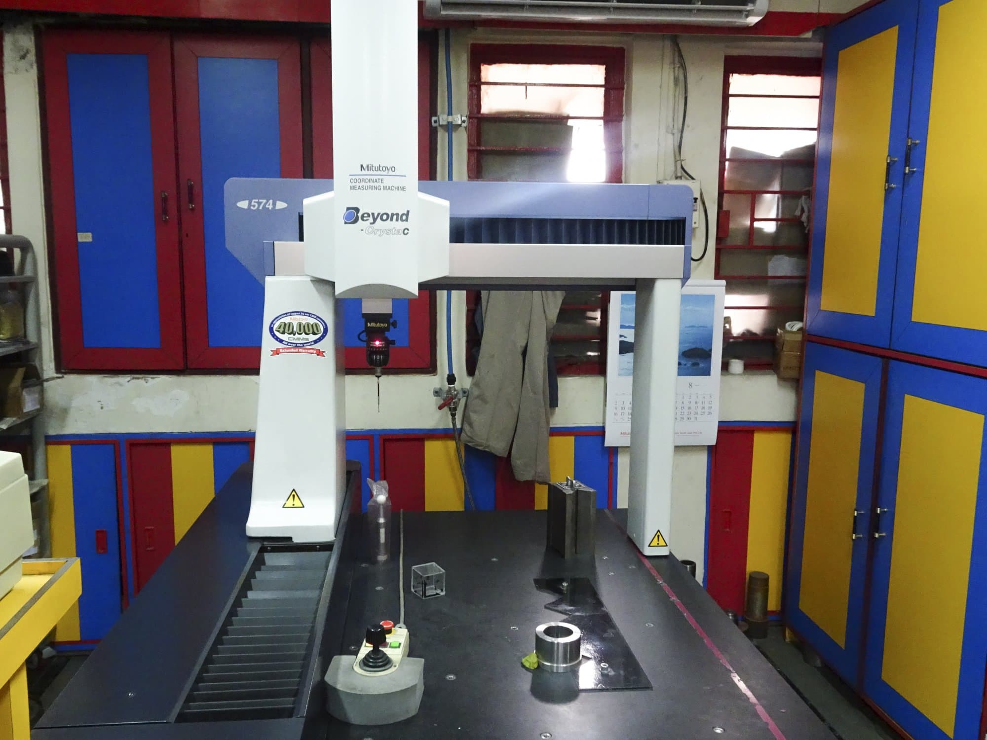 Mitutoyo-maskinen framifrånCrysta-Apex C574