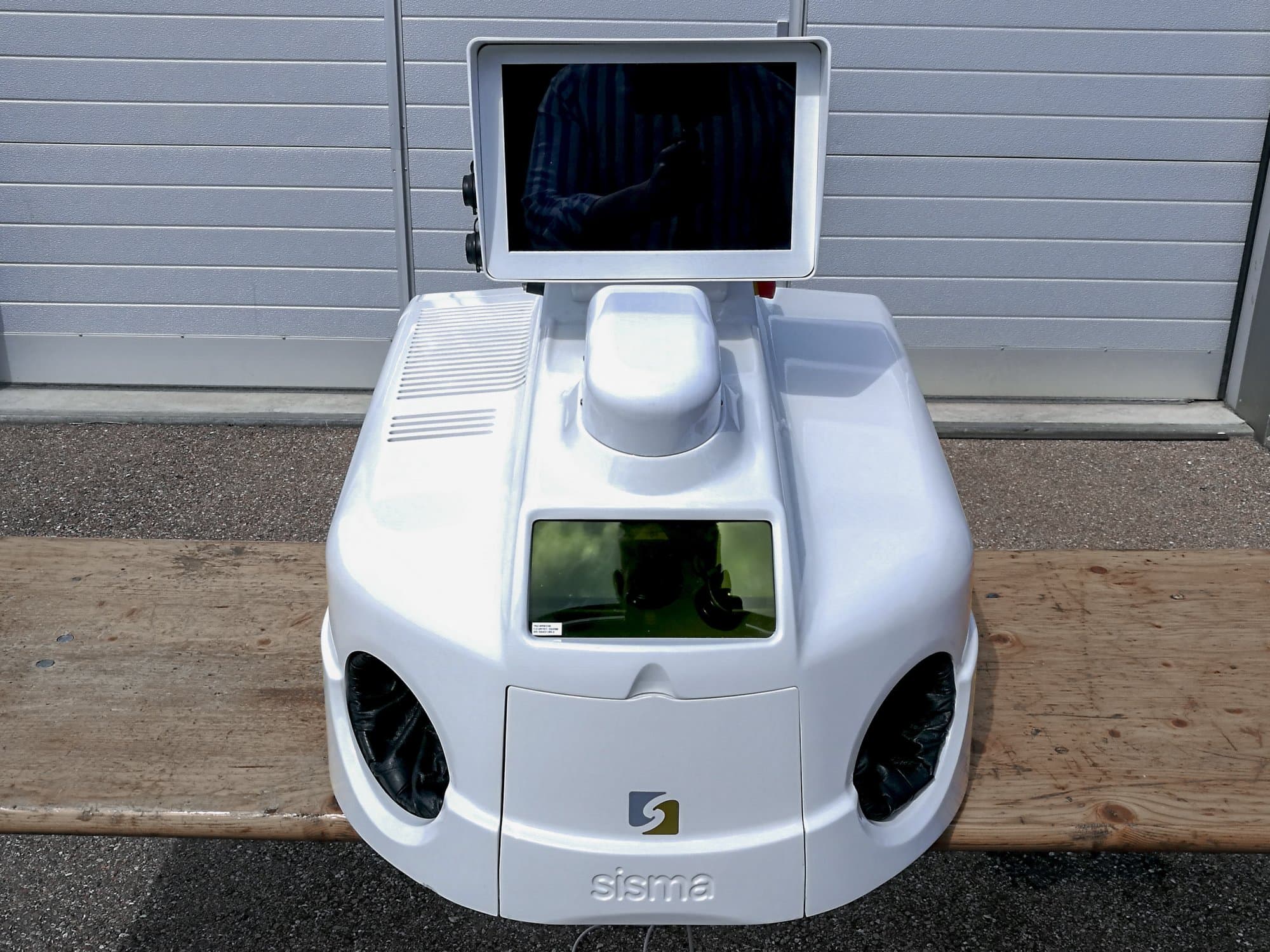 Sisma-maskinen framifrånLM-DV 100