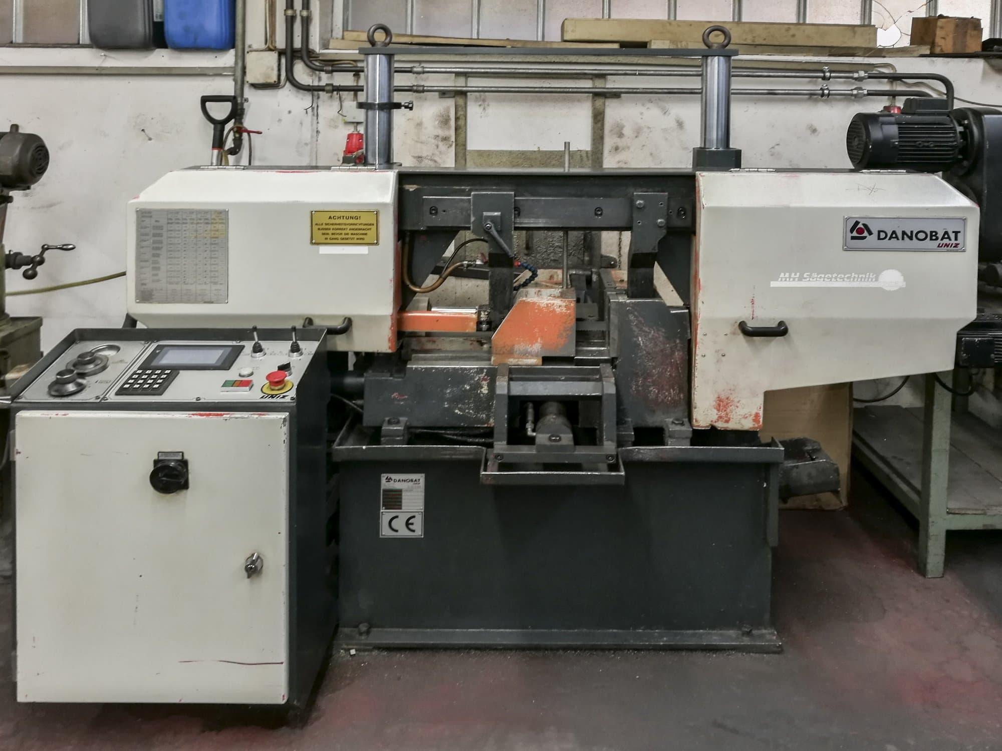 DANOBAT-maskinen framifrånCR-260A